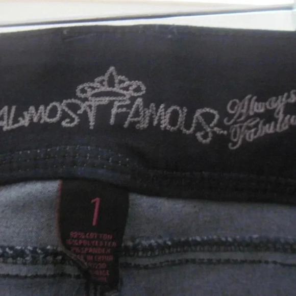 NWT ALMOST FAMOUS Dark Wash Skinny Jeans Size 1 - Picture 7 of 9